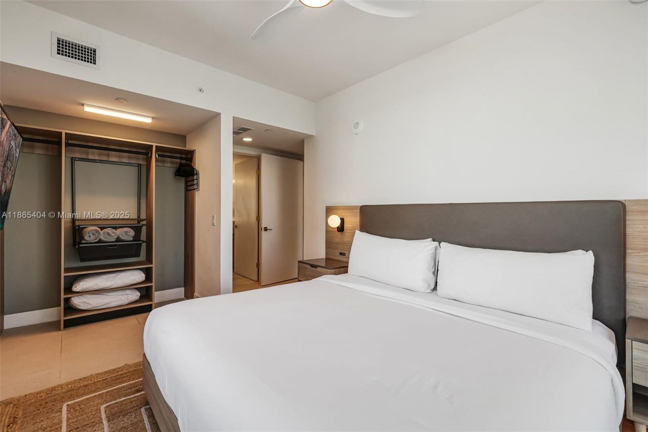 159 NE 6th St, Unit 3601, Miami, FL 33132 Photo