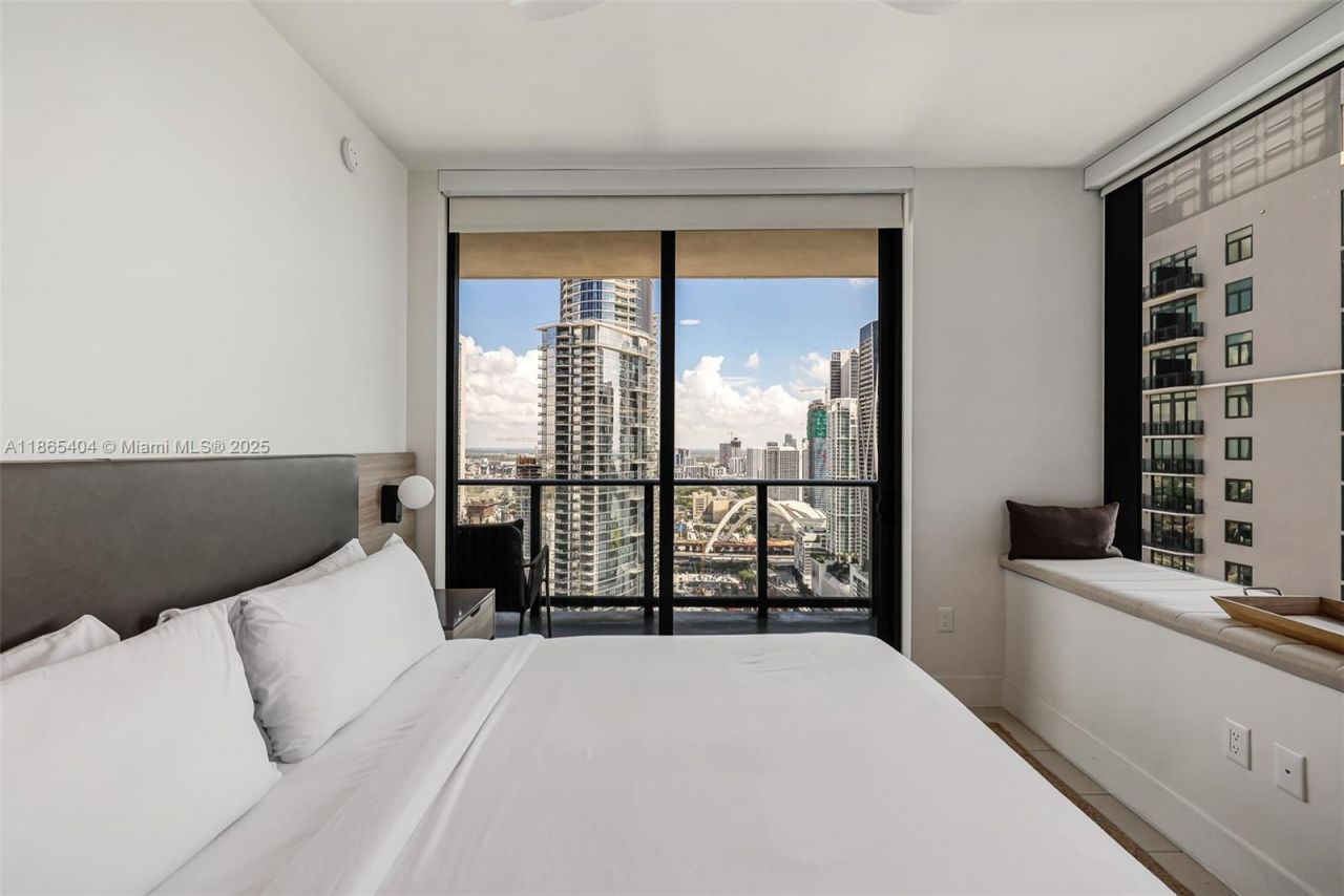 159 NE 6th St, Unit 3601, Miami, FL 33132 Photo