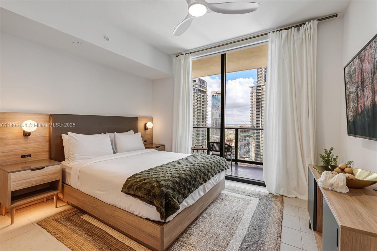 159 NE 6th St, Unit 3601, Miami, FL 33132 Photo