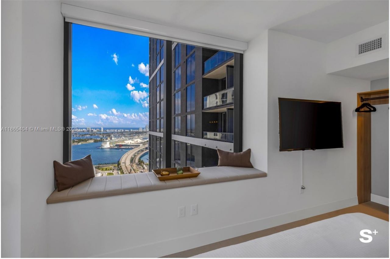 159 NE 6th St, Unit 3601, Miami, FL 33132 Photo