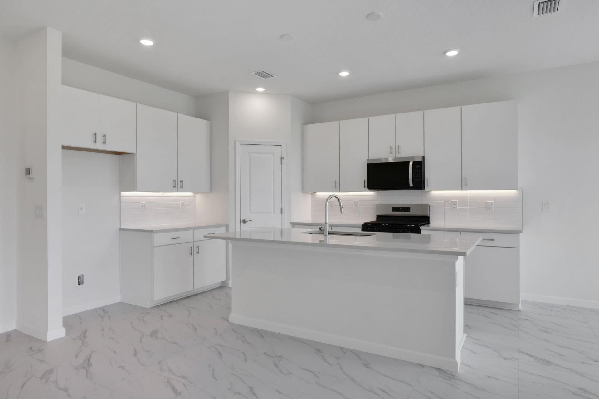 5501 NW Camberly Ct, Port Saint Lucie, FL 34987 Photo