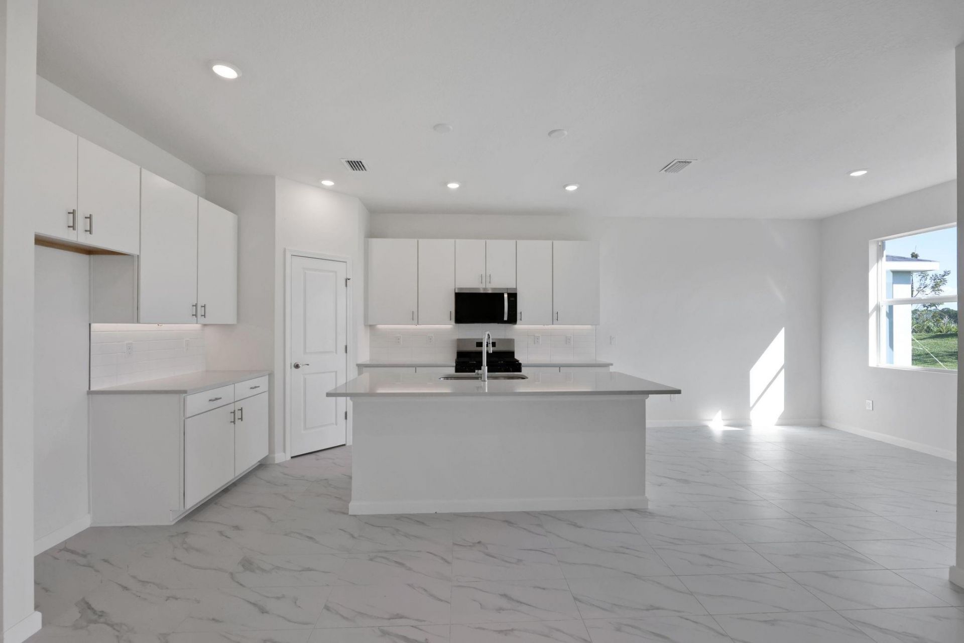 5501 NW Camberly Ct, Port Saint Lucie, FL 34987 Photo