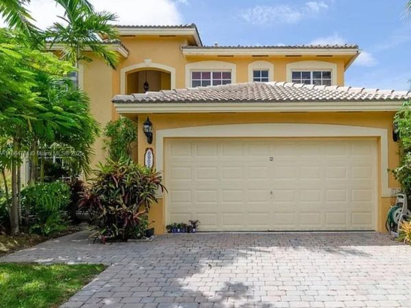 8902 SW 208th Ter, Cutler Bay, FL 33189