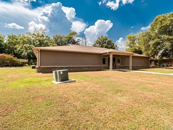 302 S School St, Dermott, AR 71638