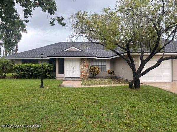 1140 Riviera Drive NE, Palm Bay, FL 32905