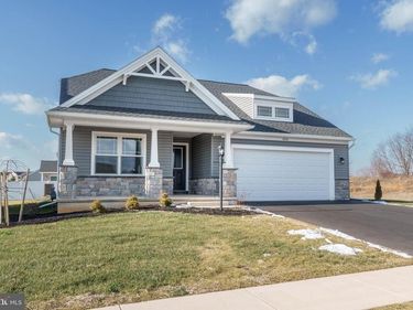 806 GREENWICH LANE, SHIPPENSBURG, PA 17257