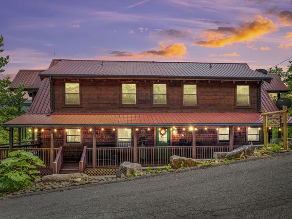 725 Big Bear Ridge Road, Gatlinburg, TN 37738