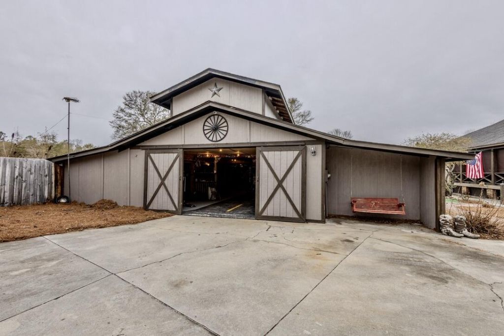 62 Moore Drive Photo 10