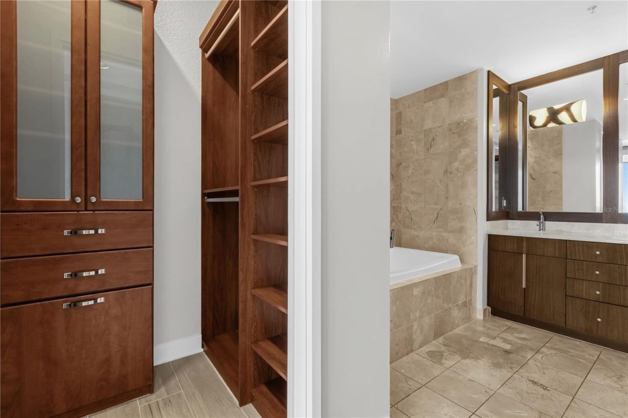 150 E Robinson Street, Unit 2701, Orlando, FL 32801 Photo