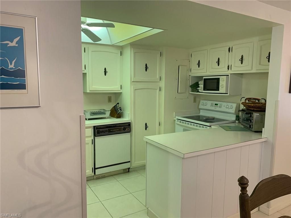 3443 Gulf Shore Blvd N, Unit 506, Naples, FL 34103 Photo