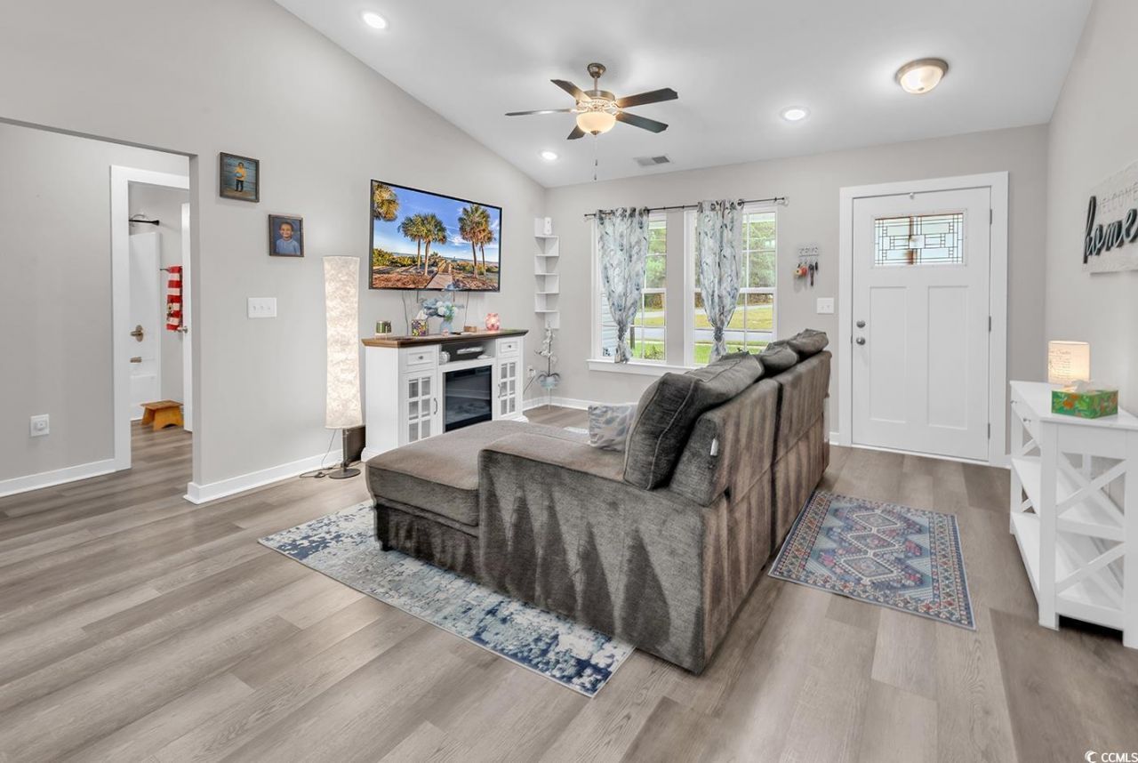 1517 Ackerrose Dr. Photo 8