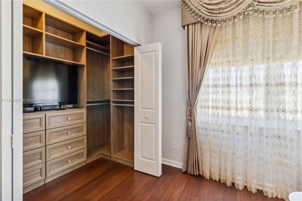 511 SE 5th Ave, Unit 1214, Fort Lauderdale, FL 33301 Photo