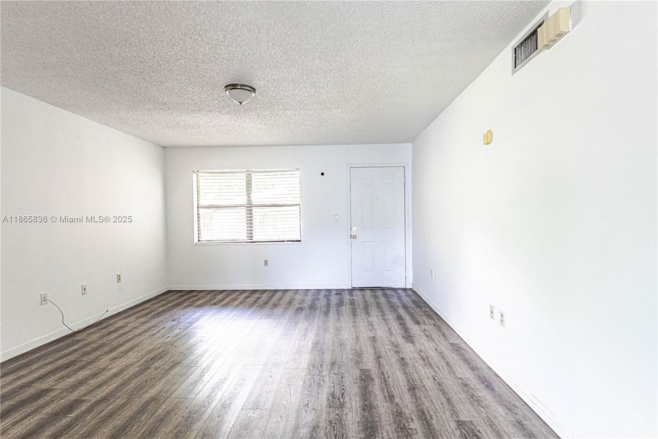 10350 SW 220th St, Unit 254, Cutler Bay, FL 33190 Photo