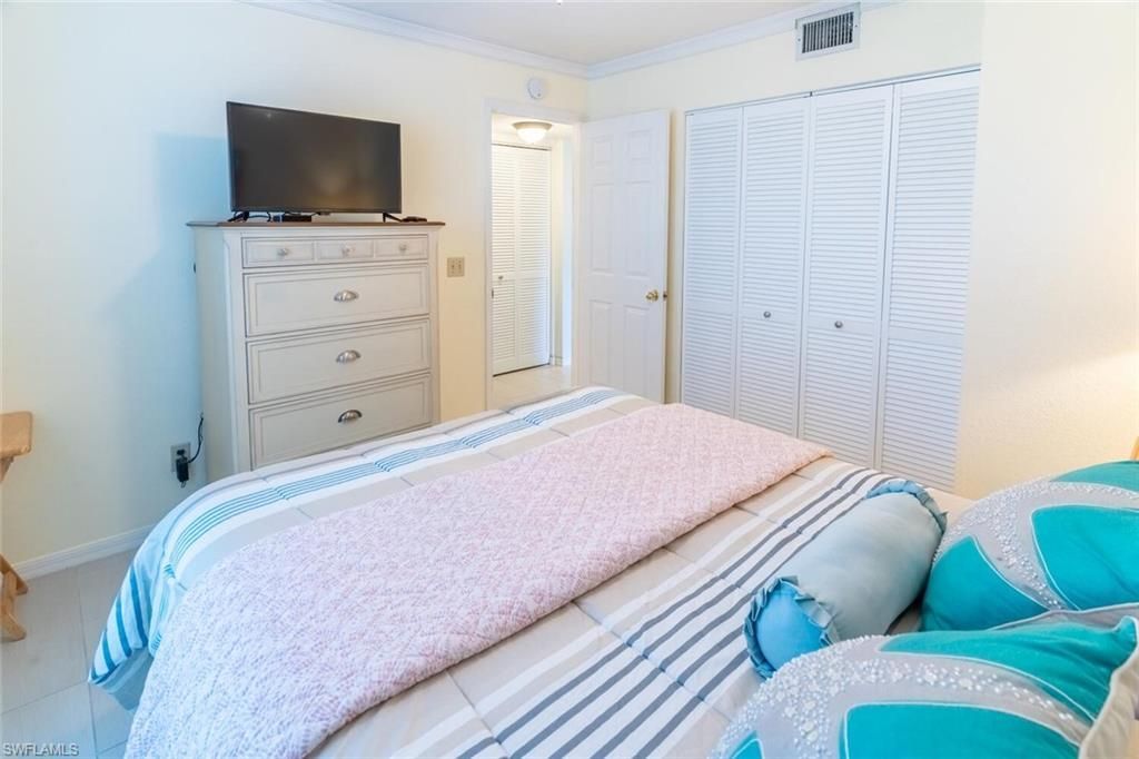 774 Wiggins Lake Dr, Unit 106, Naples, FL 34110 Photo