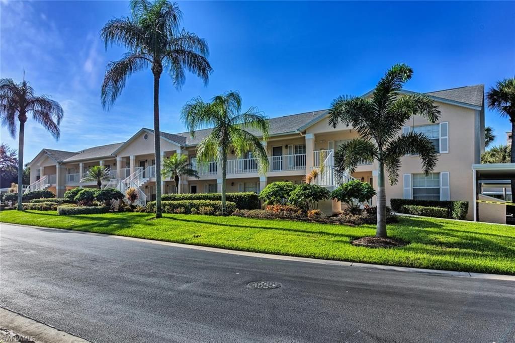 774 Wiggins Lake Dr, Unit 106, Naples, FL 34110 Photo