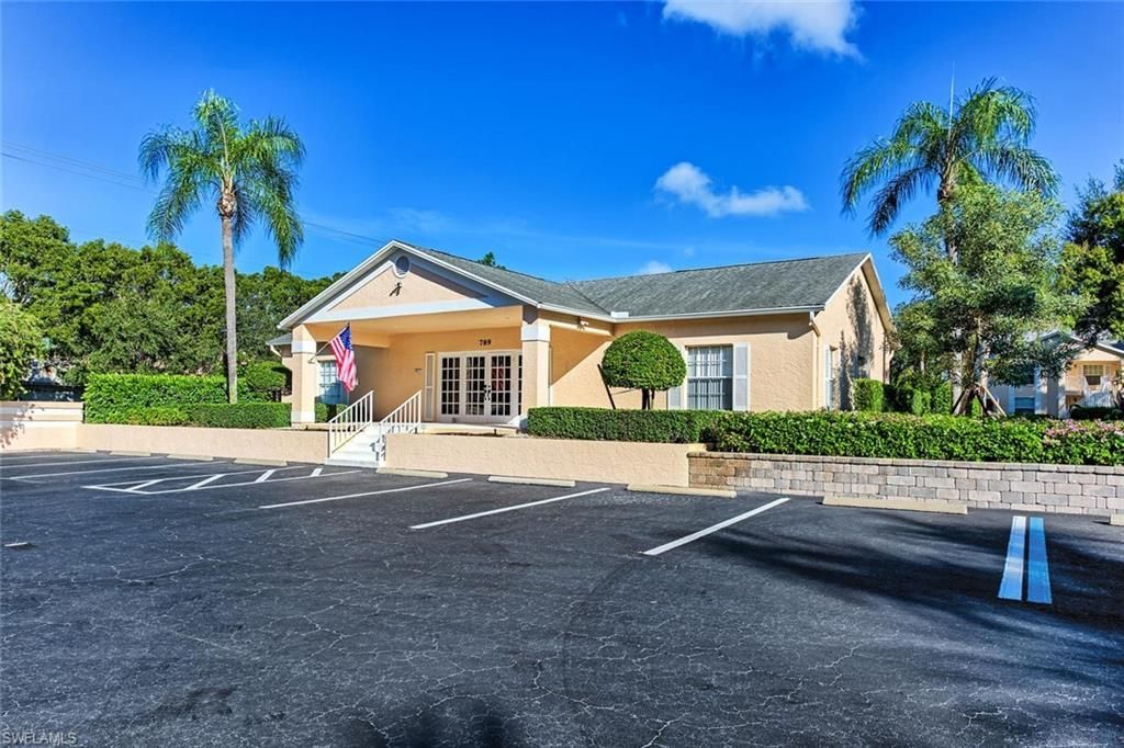 774 Wiggins Lake Dr, Unit 106, Naples, FL 34110 Photo
