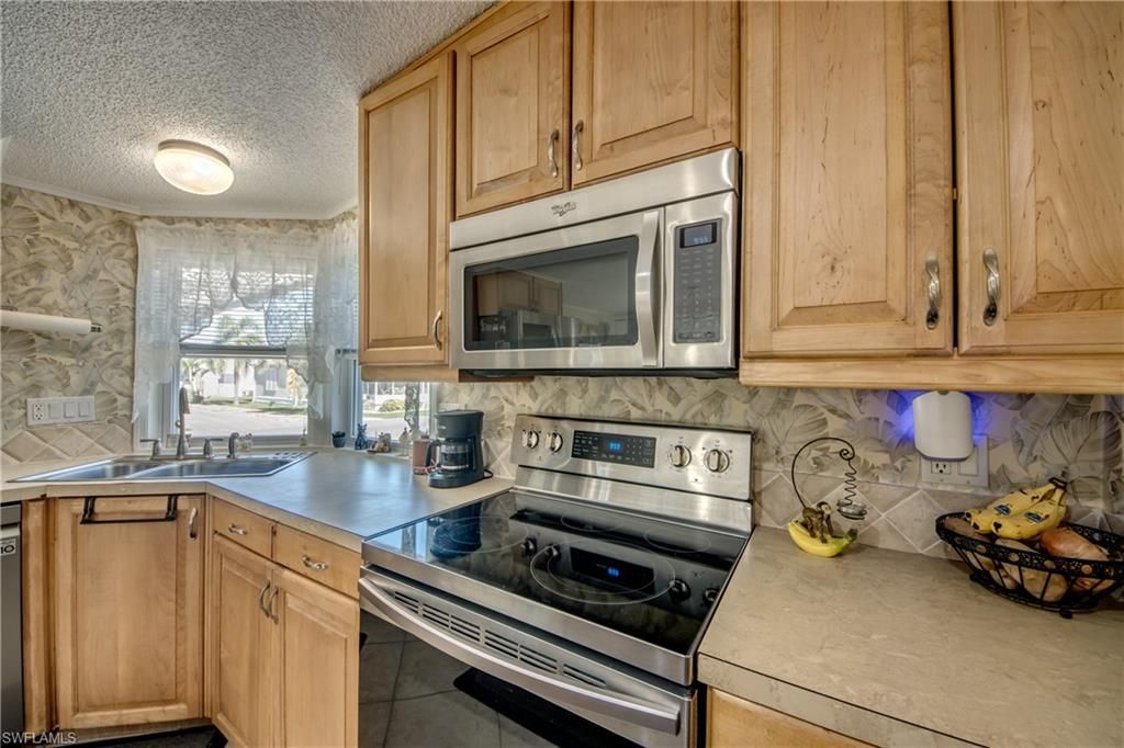 7230 Drum Dr, Saint James City, FL 33956 Photo