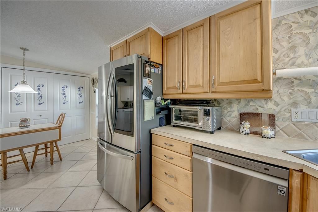 7230 Drum Dr, Saint James City, FL 33956 Photo