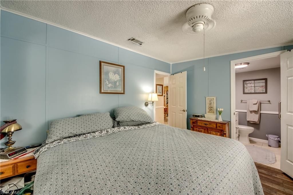 7230 Drum Dr, Saint James City, FL 33956 Photo