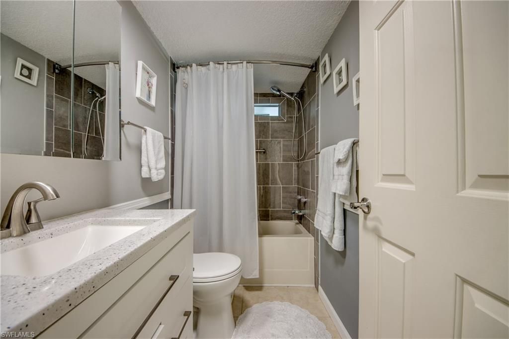 7230 Drum Dr, Saint James City, FL 33956 Photo