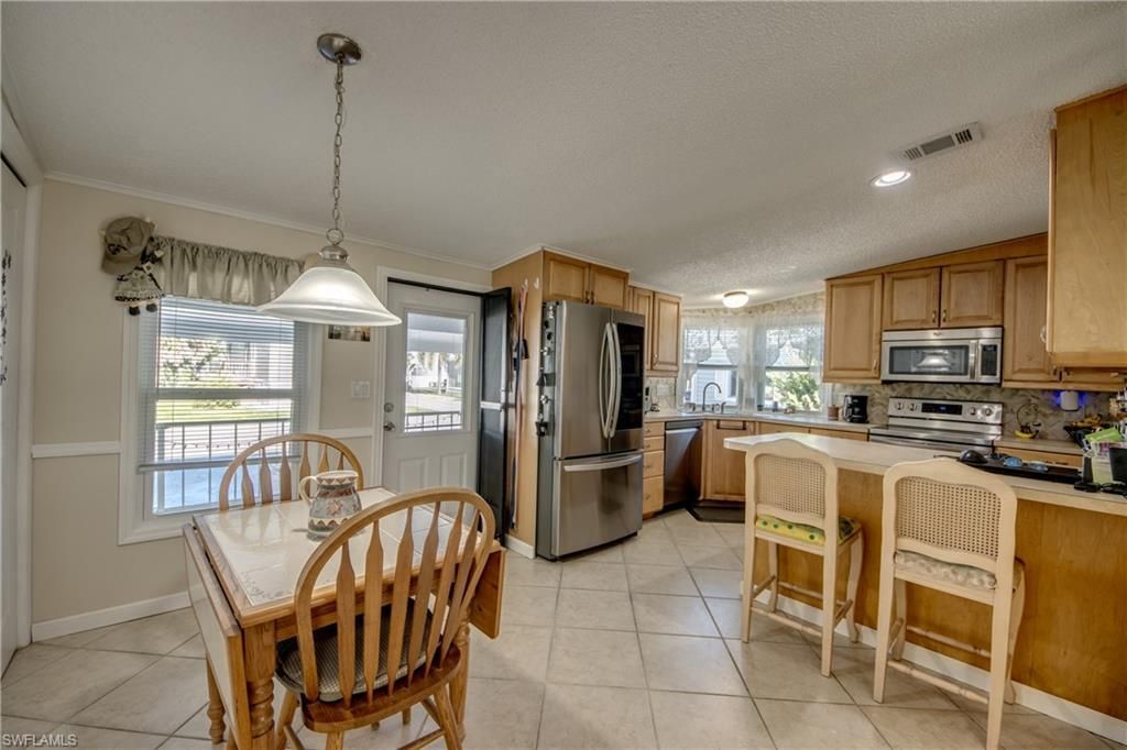 7230 Drum Dr, Saint James City, FL 33956 Photo