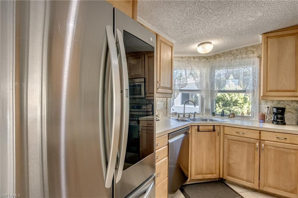 7230 Drum Dr, Saint James City, FL 33956 Photo