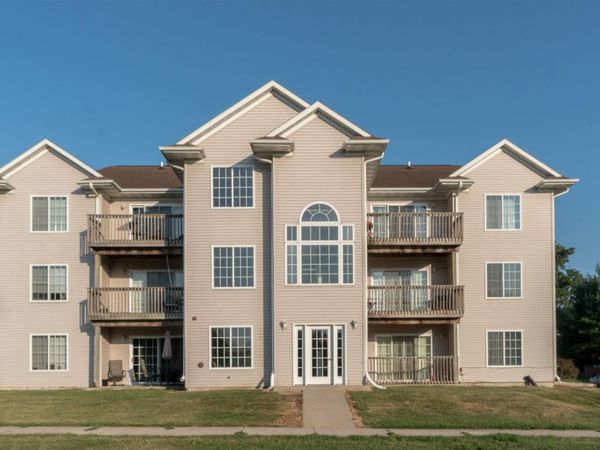 611-619 Johnson Avenue, Waterloo, IA 50702