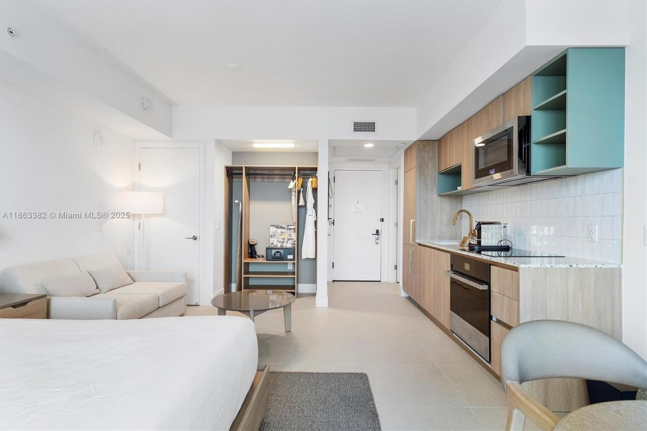 159 NE 6th St, Unit 3806, Miami, FL 33132 Photo