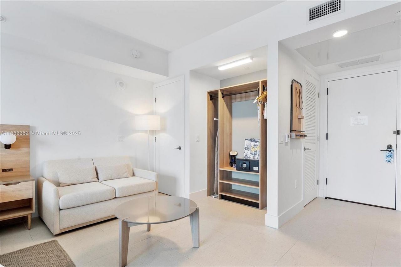 159 NE 6th St, Unit 3806, Miami, FL 33132 Photo