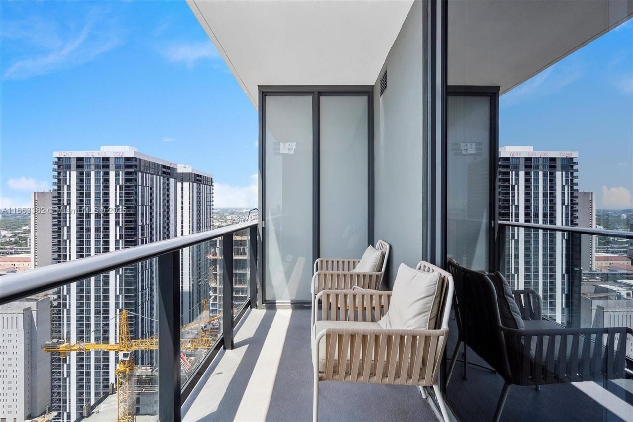 159 NE 6th St, Unit 3806, Miami, FL 33132 Photo