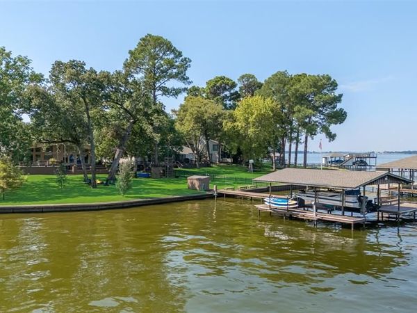 152 Enchanted Drive, Enchanted Oaks, TX 75156