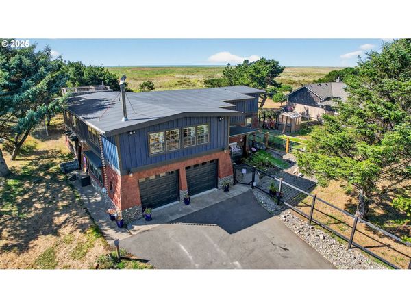 89728 OCEAN DR, Warrenton, OR 97146