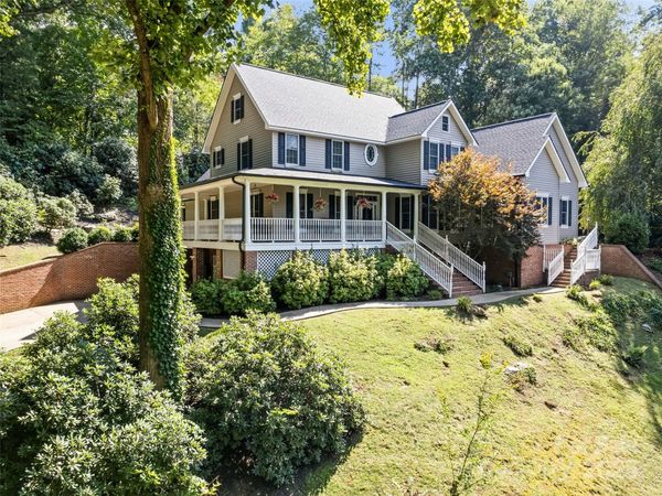 40 Panda Trail, Waynesville, NC 28785