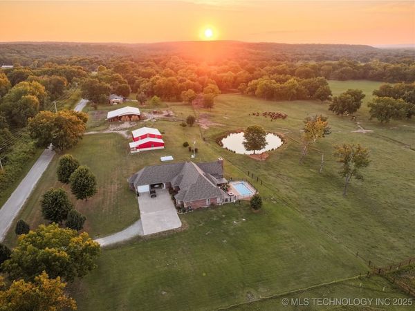 13067 Bristlecone Road, Henryetta, OK 74437