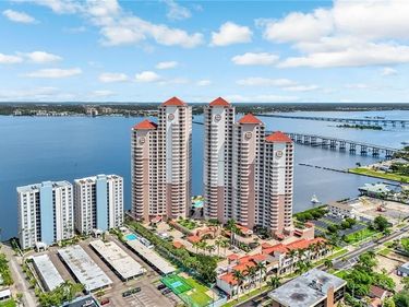 2090 W First ST, Unit E2105, FORT MYERS, FL 33901