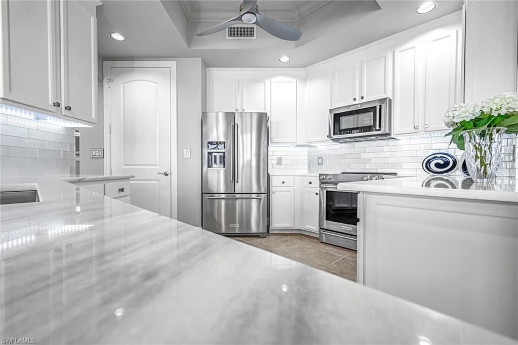 2090 W First St, Unit E2105, Fort Myers, FL 33901 Photo