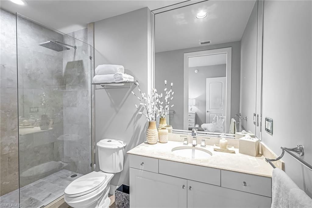 2090 W First St, Unit E2105, Fort Myers, FL 33901 Photo