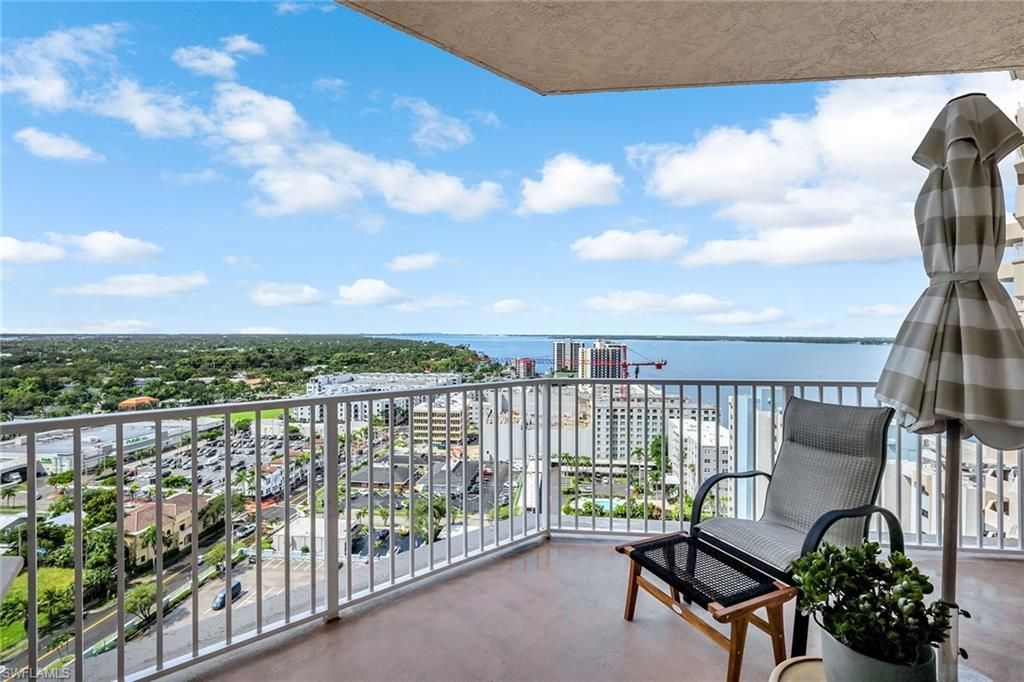 2090 W First St, Unit E2105, Fort Myers, FL 33901 Photo