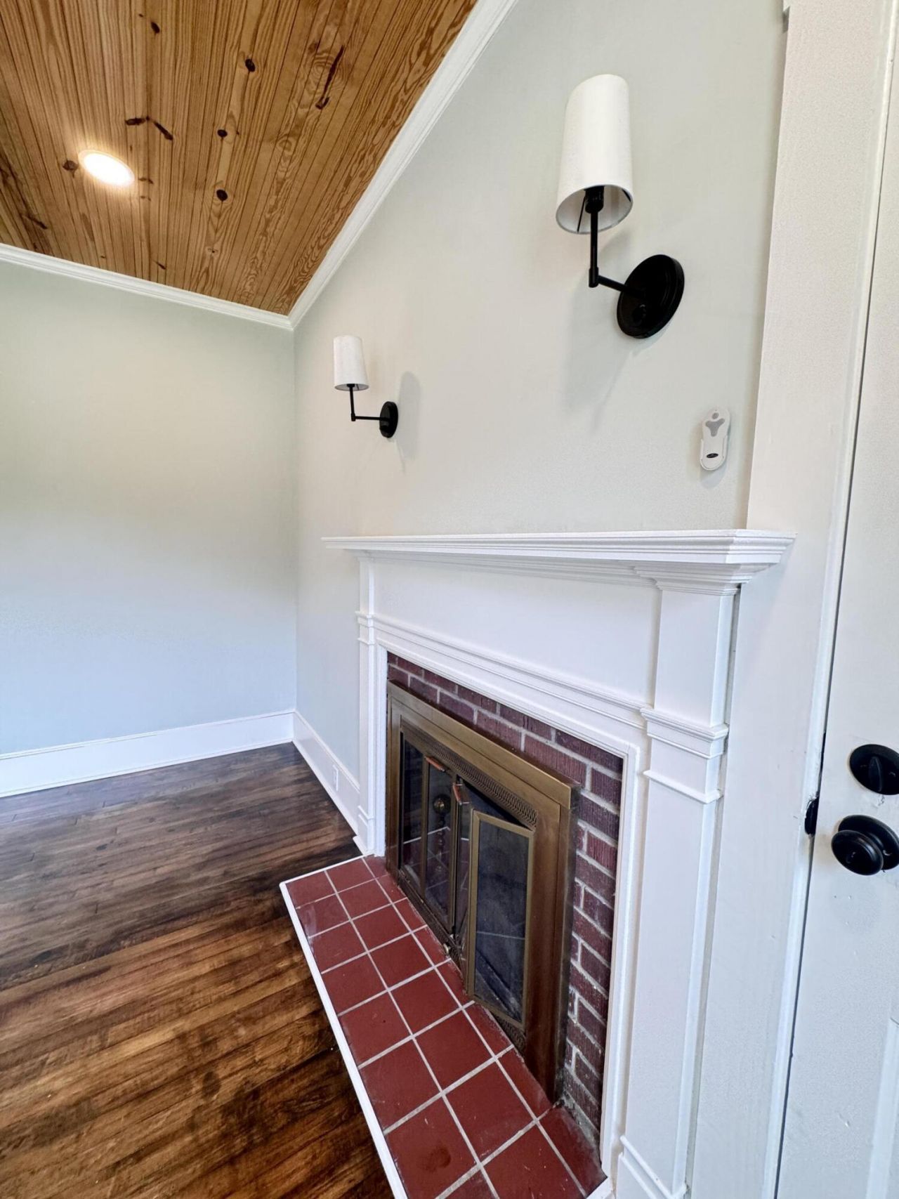 303 Warren Street Photo 102