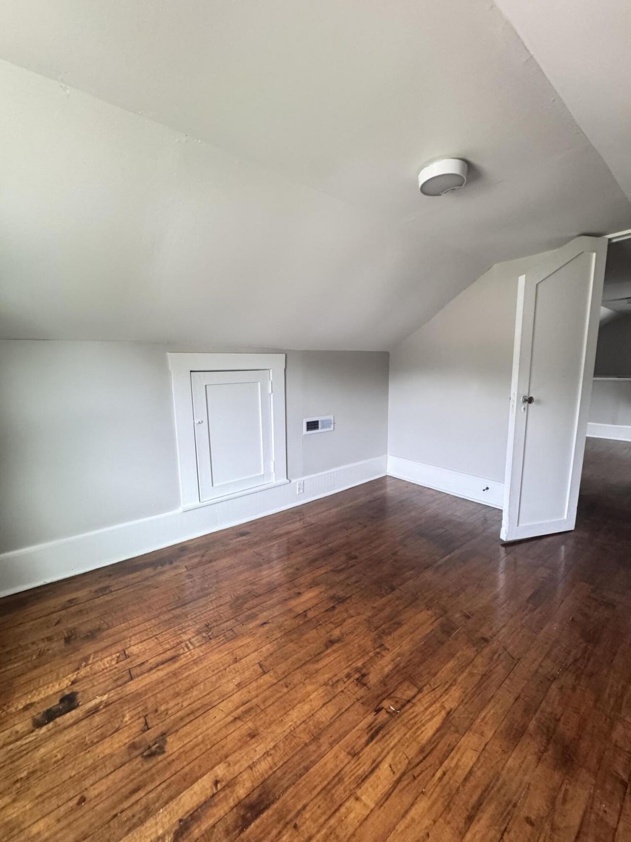 303 Warren Street Photo 128