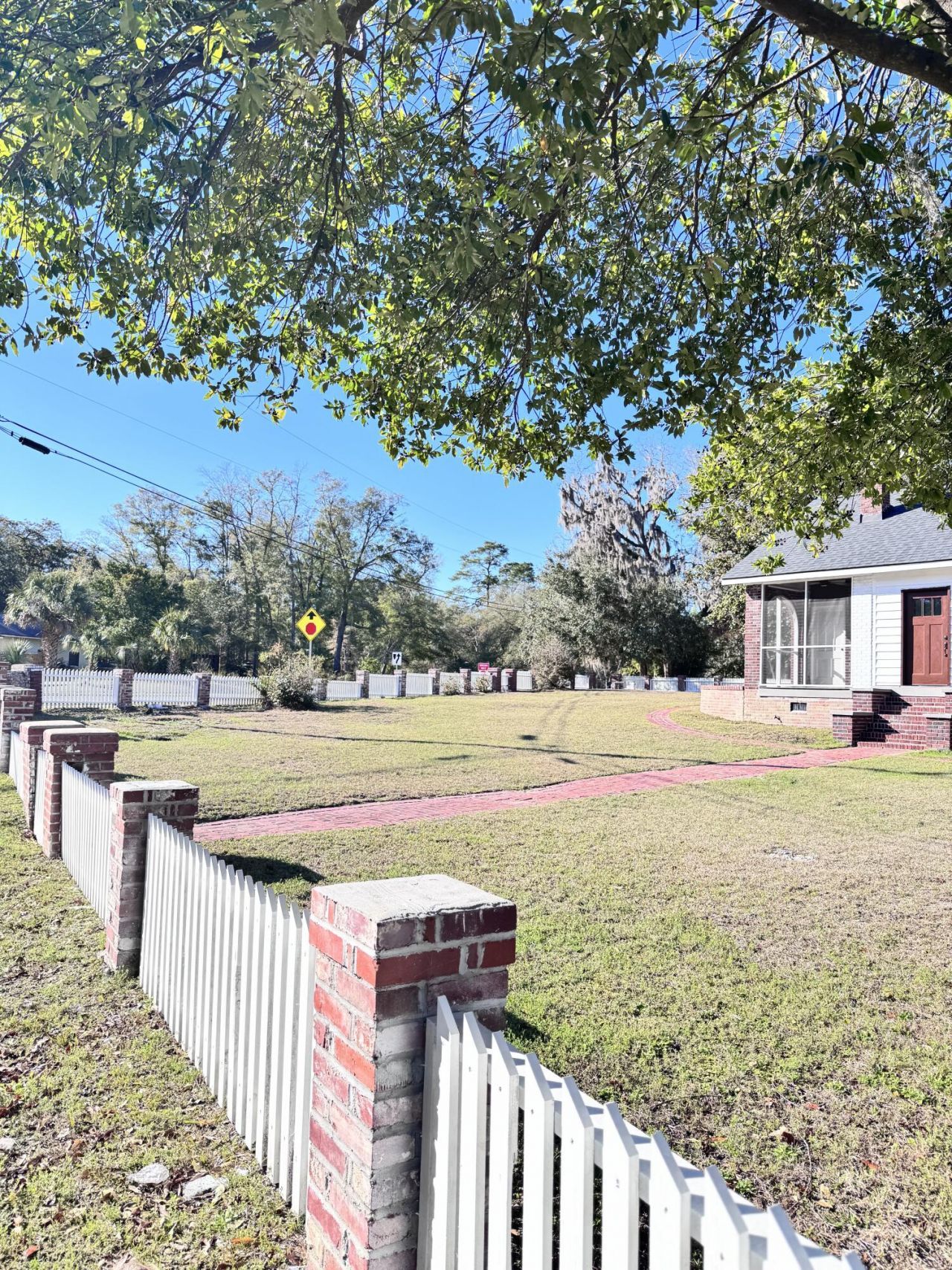 303 Warren Street Photo 16