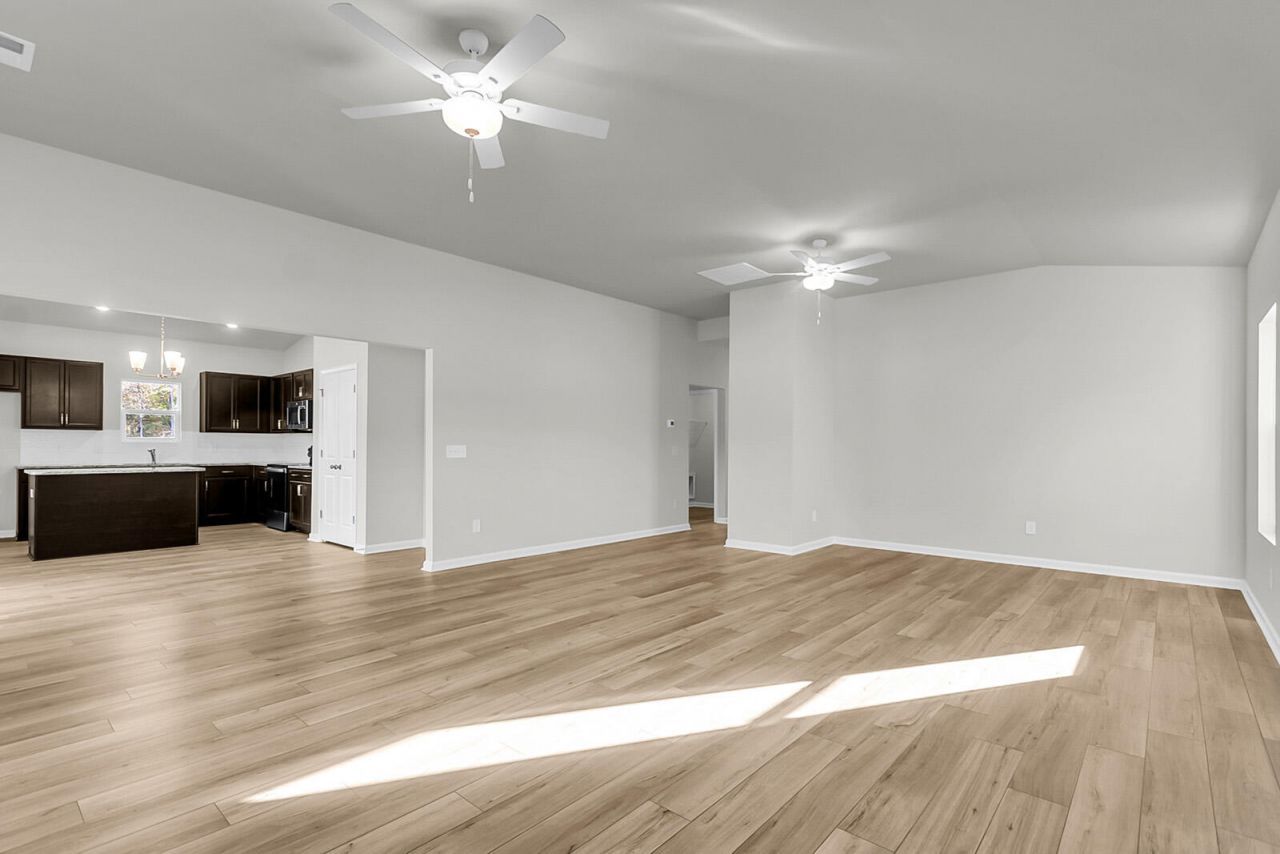 1015 Carolina Way Photo 13