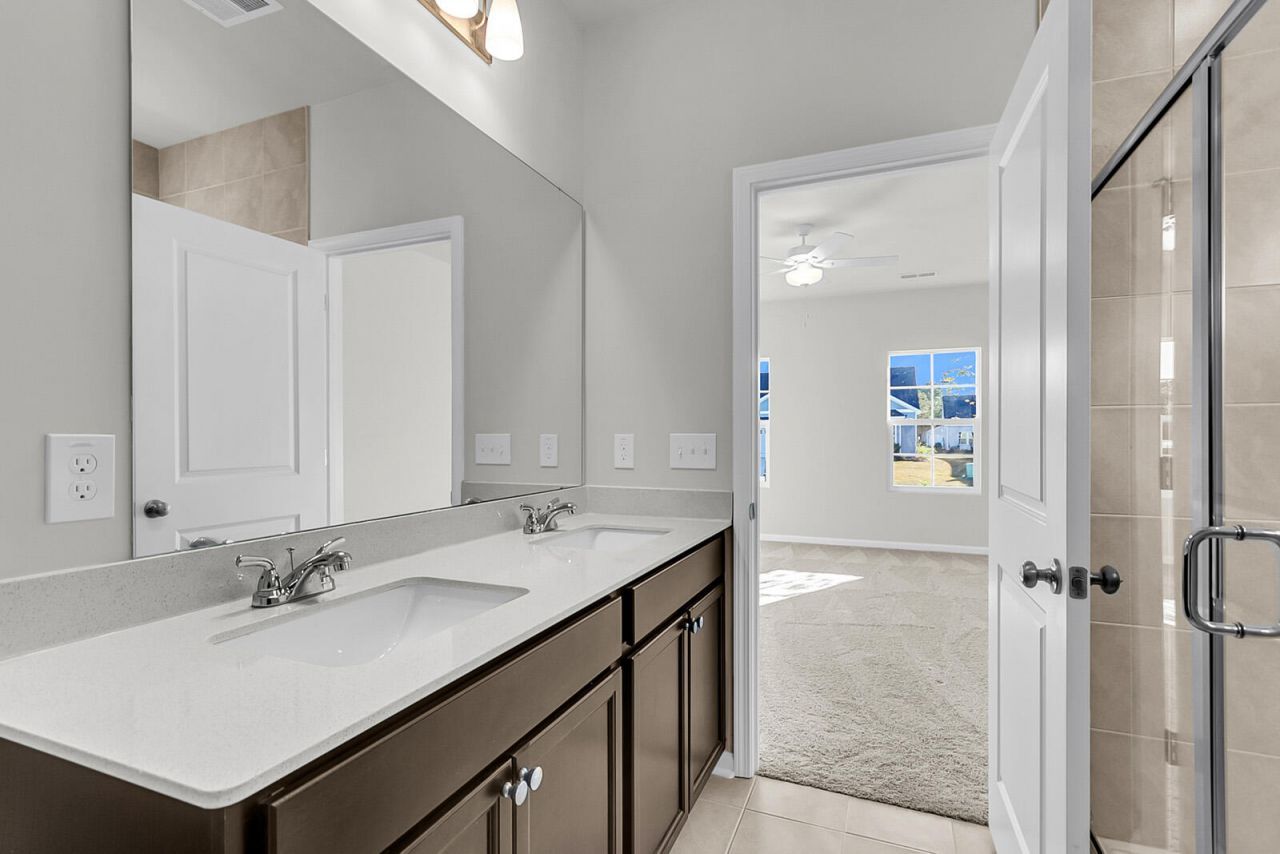 1015 Carolina Way Photo 19