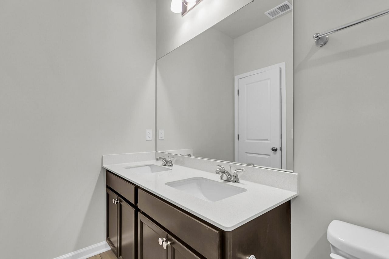 1015 Carolina Way Photo 22