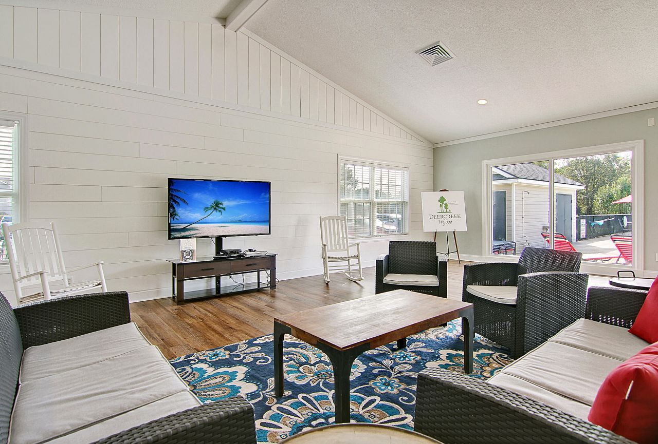 1015 Carolina Way Photo 32