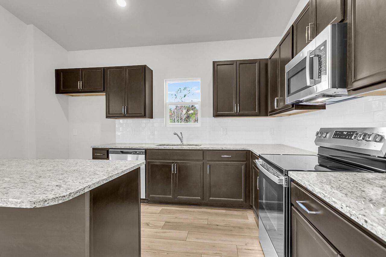 1015 Carolina Way Photo 6