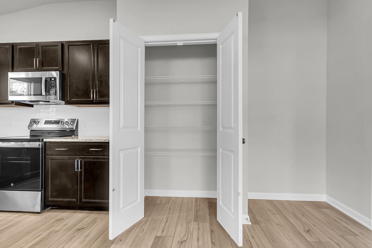 1015 Carolina Way Photo 9