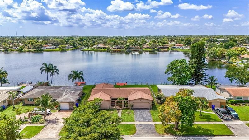 8720 Pasadena Blvd, Pembroke Pines, FL 33024 Main Photo