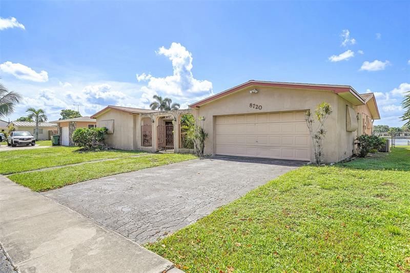 8720 Pasadena Boulevard, Pembroke Pines, FL 33024 Photo
