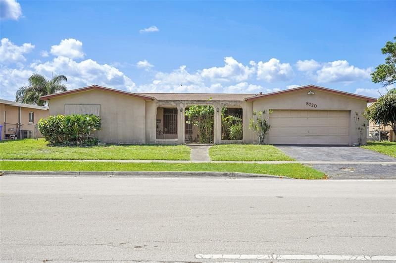 8720 Pasadena Boulevard, Pembroke Pines, FL 33024 Photo